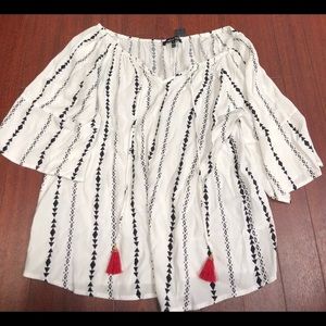 Sweet rain white and black off the shoulder top S